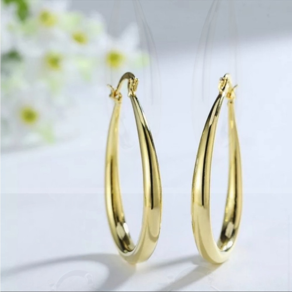 NEW 18K Yellow Gold 1.5'' Oval Hoop Earrings - Picture 8 of 12
